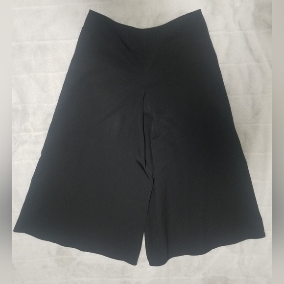 La Mode Est A Vous Black Gaucho/Culottes Wide leg Size US 30 or EU 40 - Picture 4 of 6